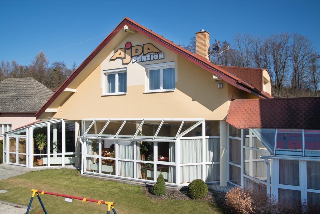 Penzion Ajda Liptovský Mikuláš Exteriör bild