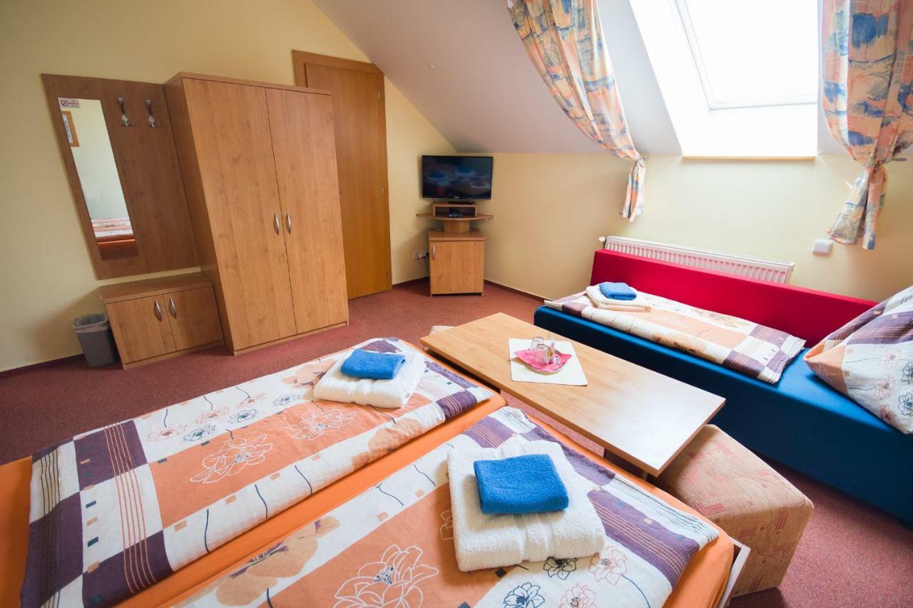Penzion Ajda Liptovský Mikuláš Exteriör bild